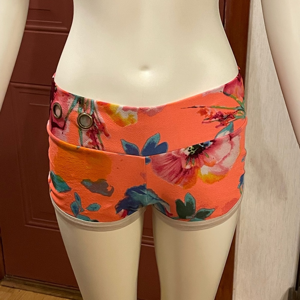 Rare Cute Booty Lounge CBL Floral Flower Shorts Size Medium Orange